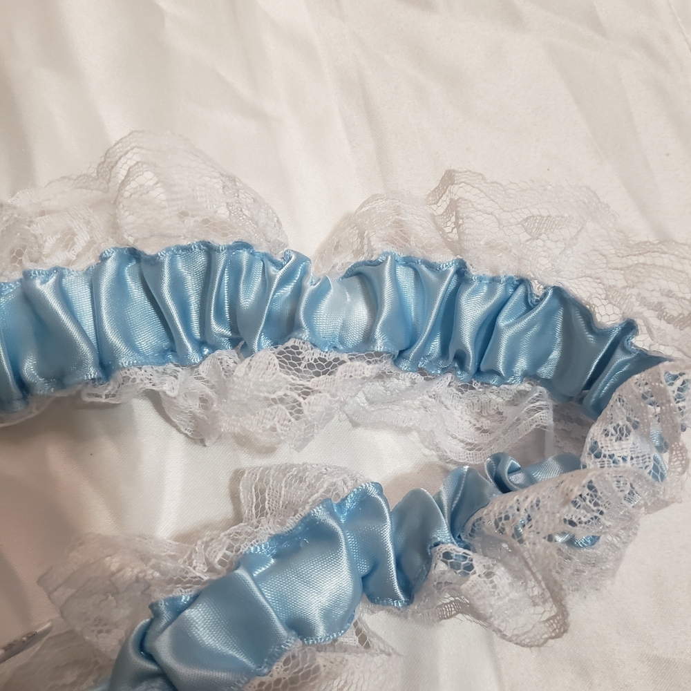 💙 Garter & Pin - Picture 7 of 7